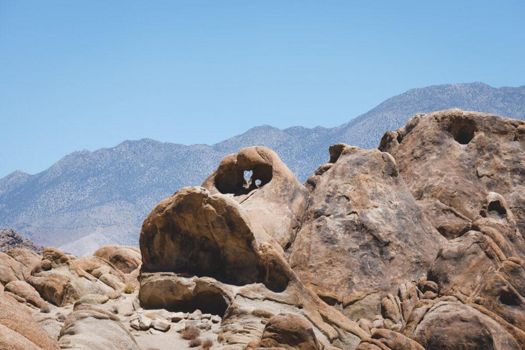 Heart Arch rock formation at Alabama Hills Movie Road