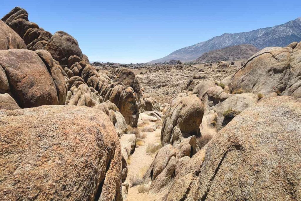 Rock formations along Alabama Hills Movie Road